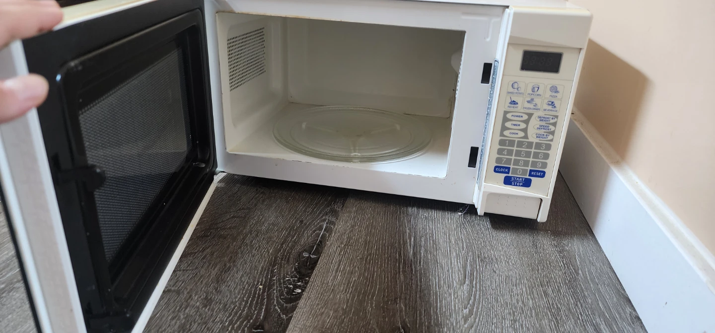 Microwave - photo 2