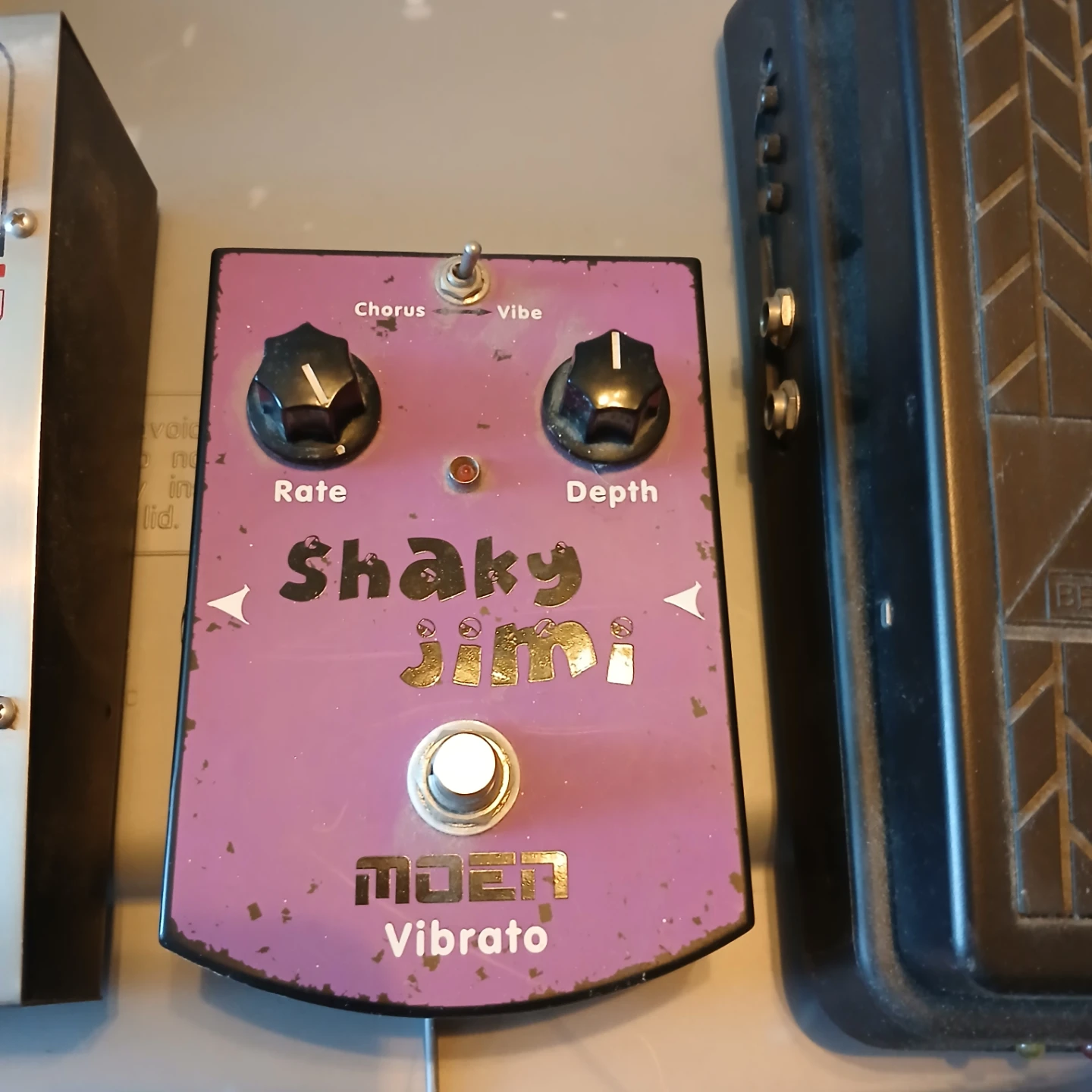 Moen Shaky Jimi Vibrato Guitar Pedal