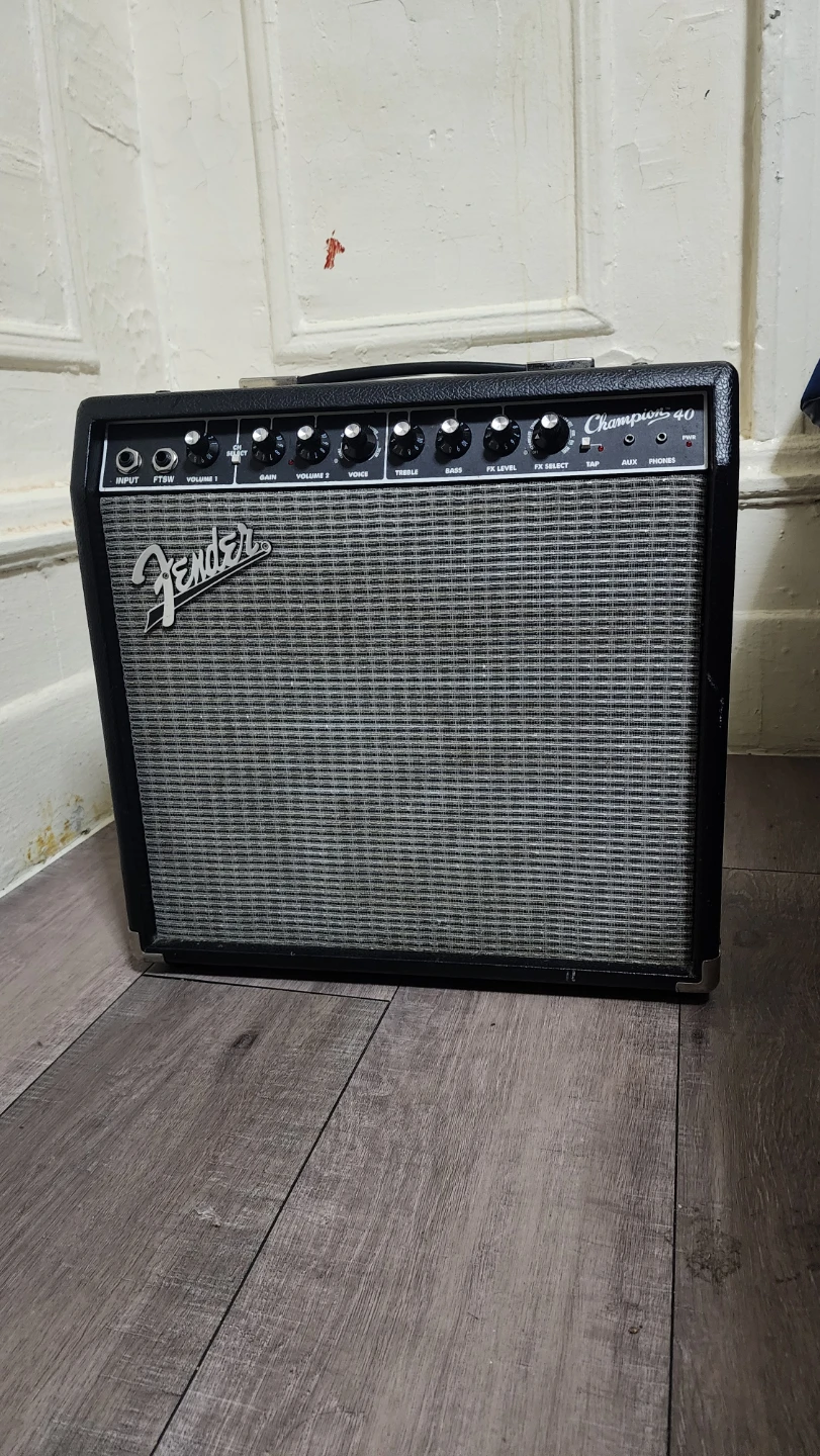 Fender Champion 40 Guitar Amplifier