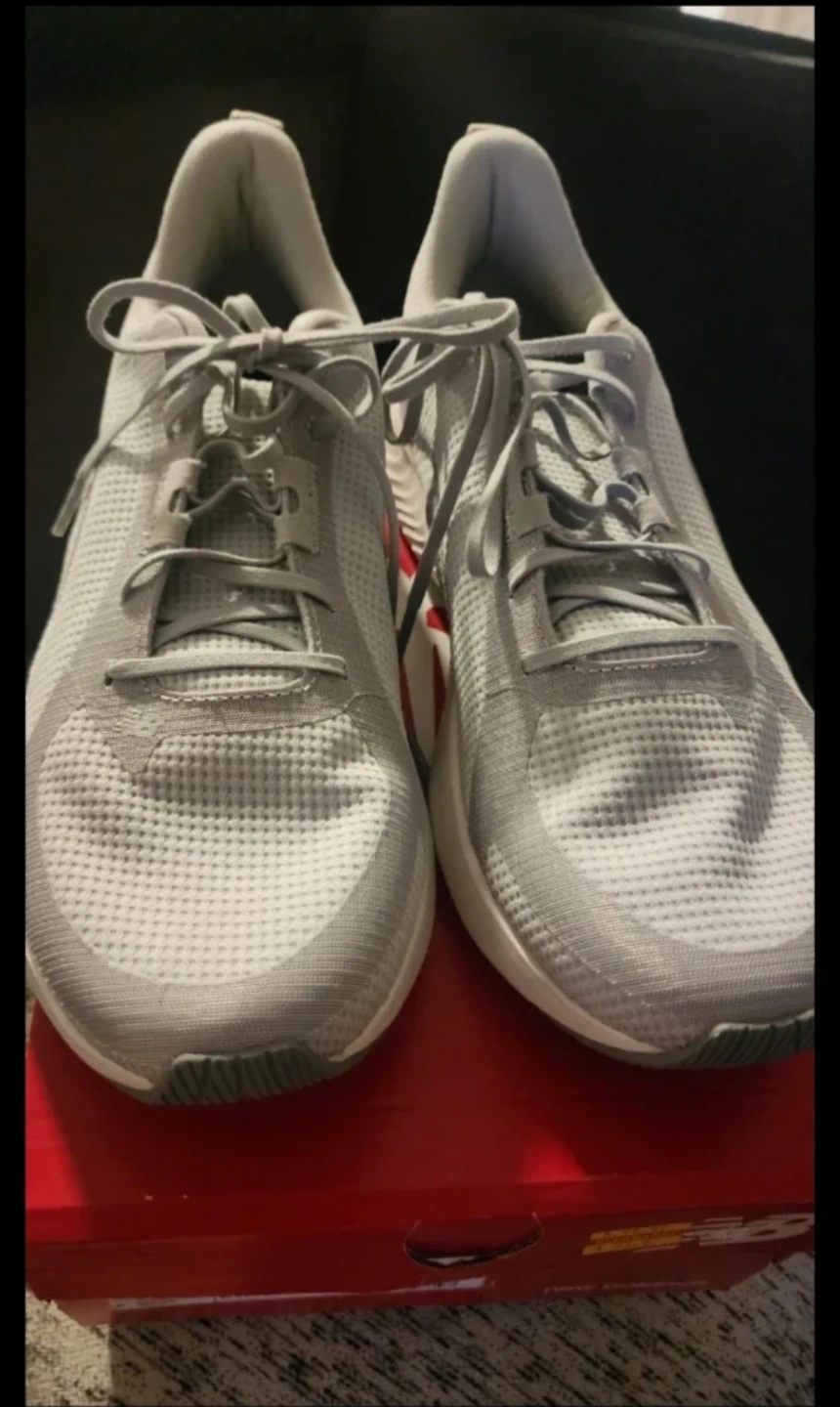 New Balance DynaSoft Beaya Women's Grey Training Shoes Size 10
