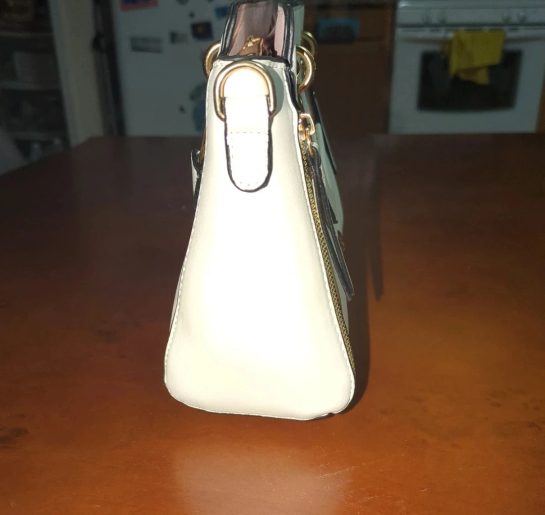 White Faux Leather Cat Face Coin Purse with Strap - photo 2
