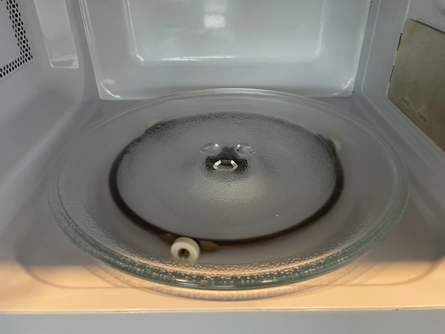 Comfee Microwave Oven CM-M201K(WH) - photo 2
