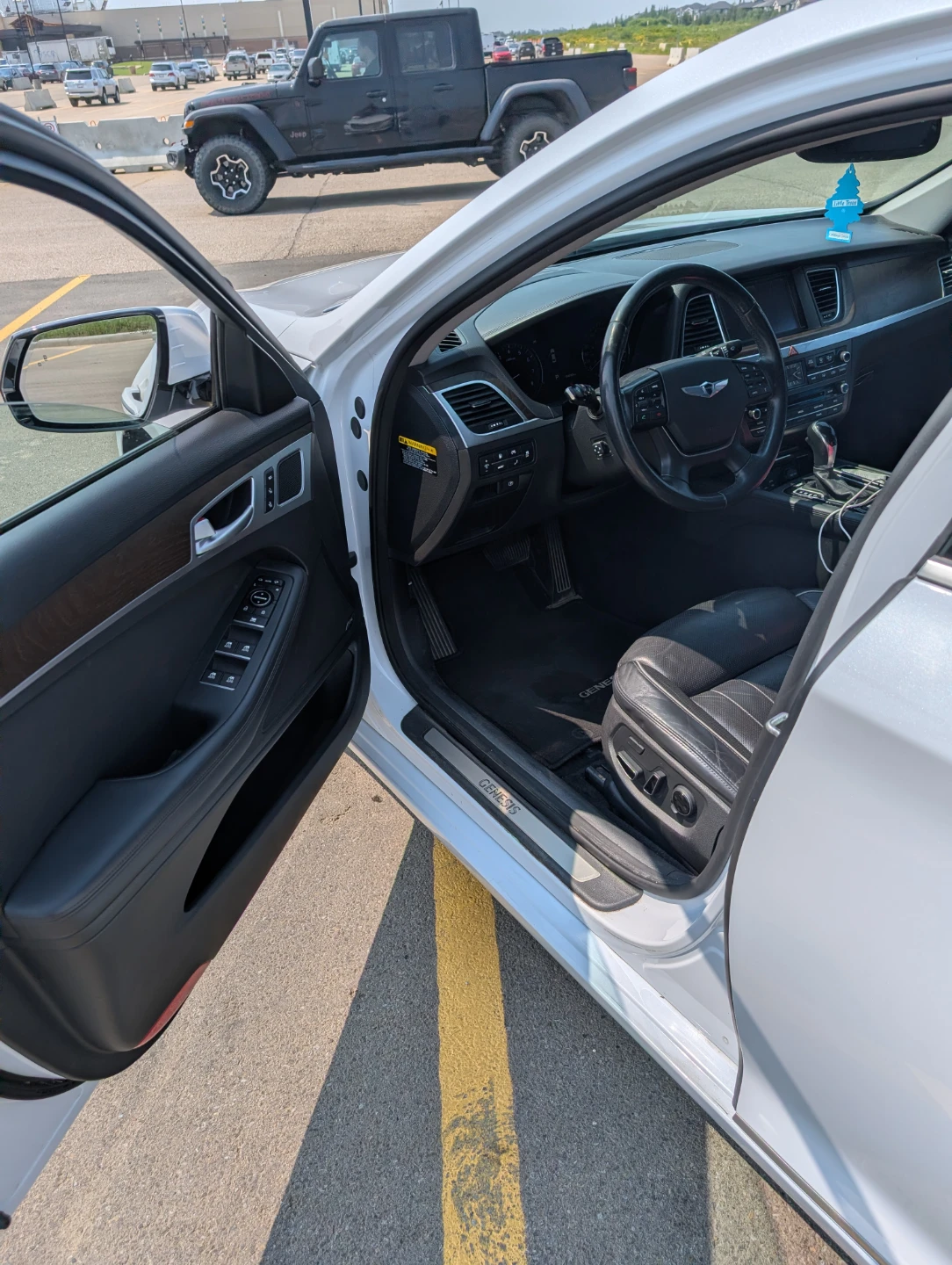 2015 Genesis sedan - photo 4