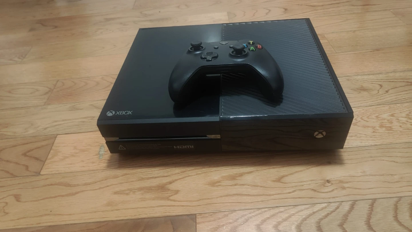 Xbox one  with controller - photo 2