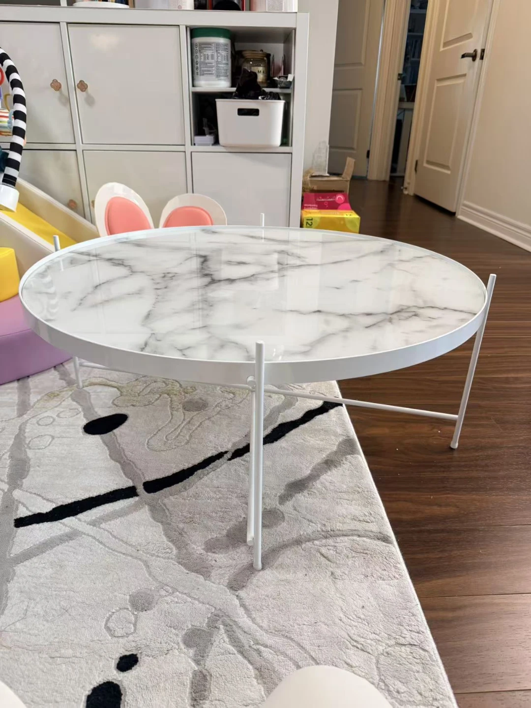 Round Marble-like Glass Coffee Table