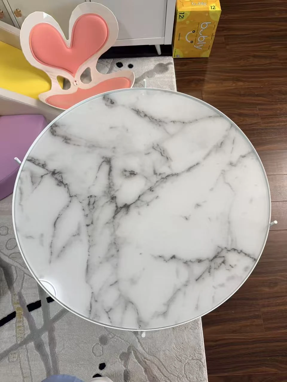 Round Marble-like Glass Coffee Table - photo 2
