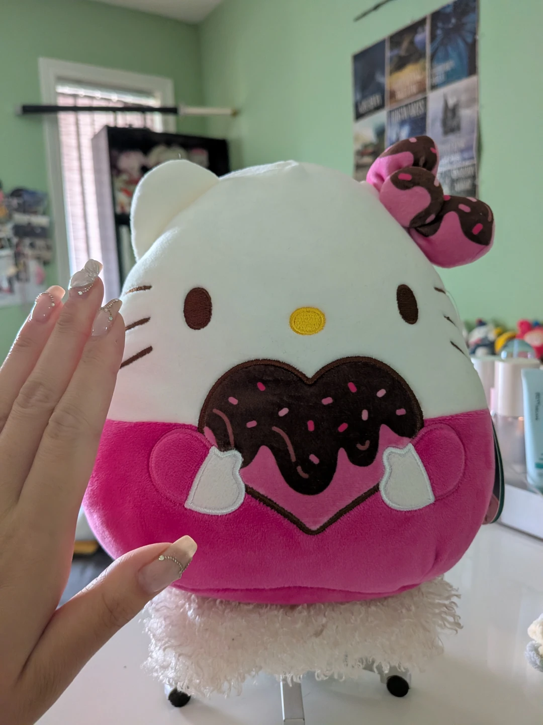 Hello Kitty Squishmallow - photo 2