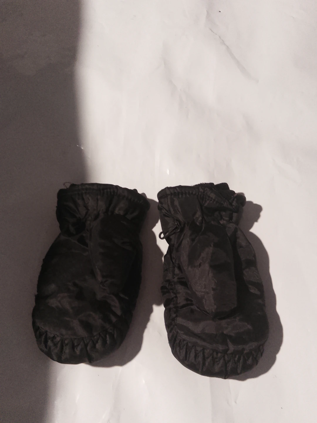 Black Thinsulate Mittens  Size 4-1 - photo 2