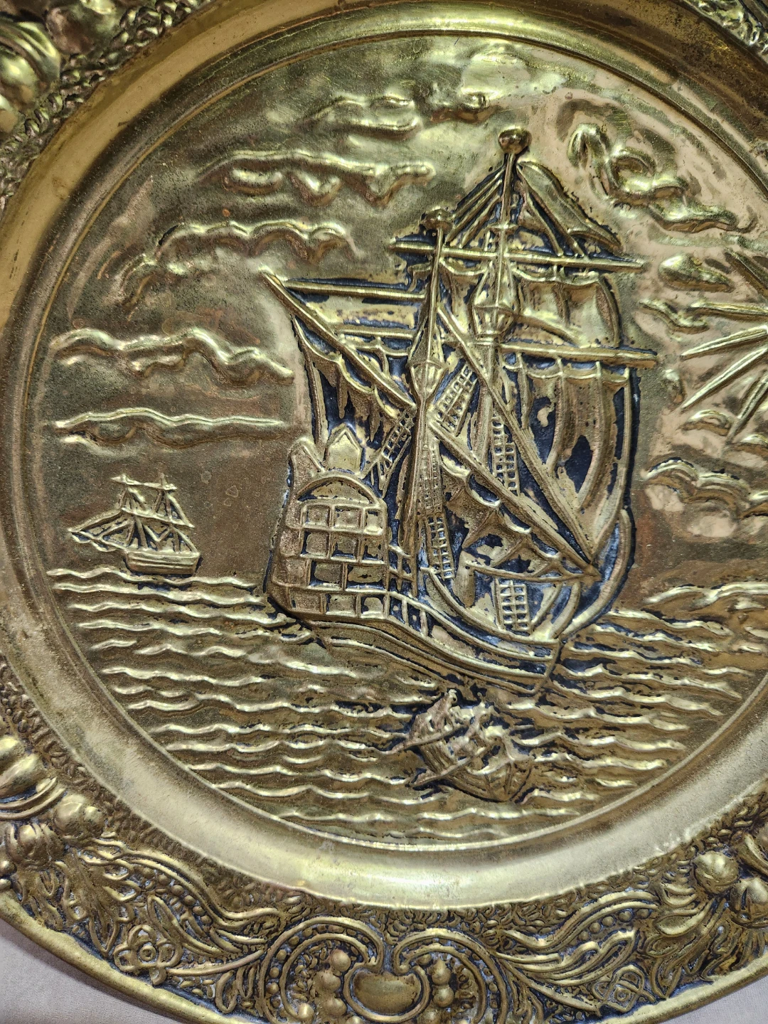 Vintage Mid-Century Embossed Brass Wall Plates - photo 5