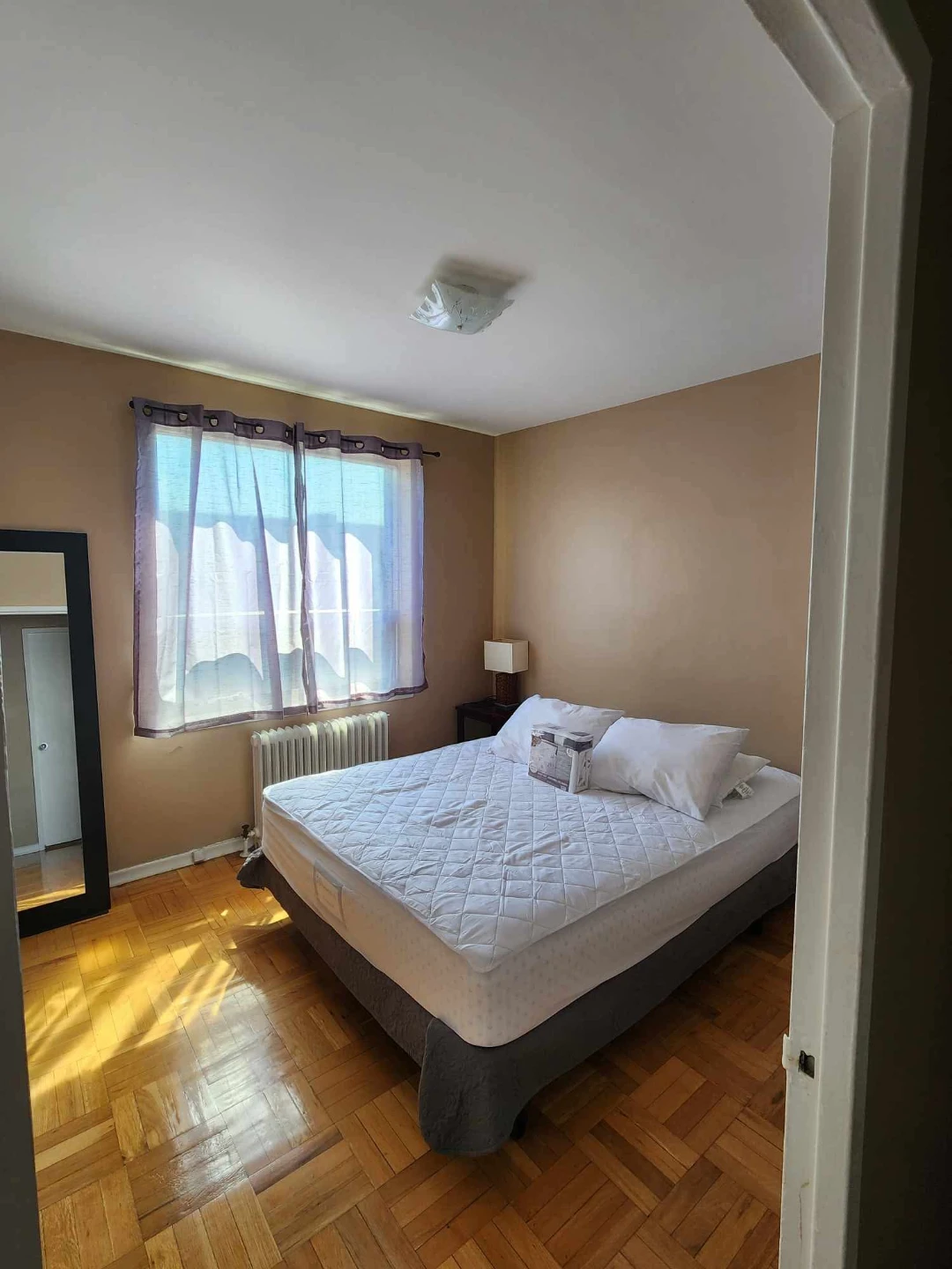 ROOM 4 RENT
