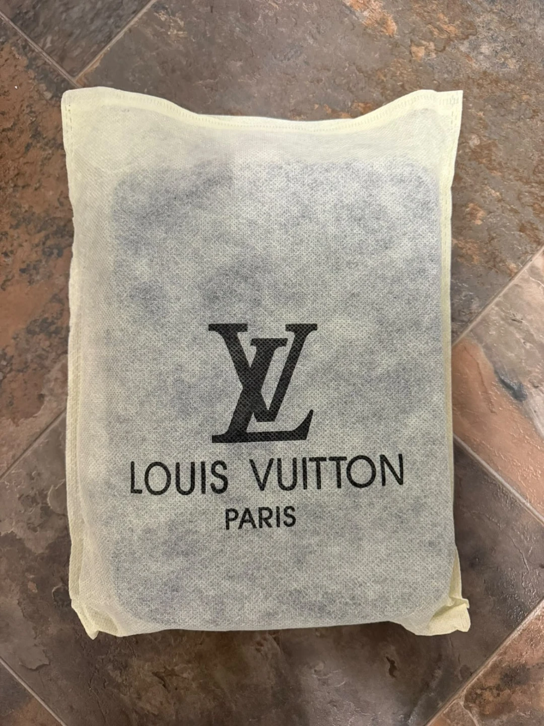 Louis Vuitton Monogram Messenger Bag - photo 3