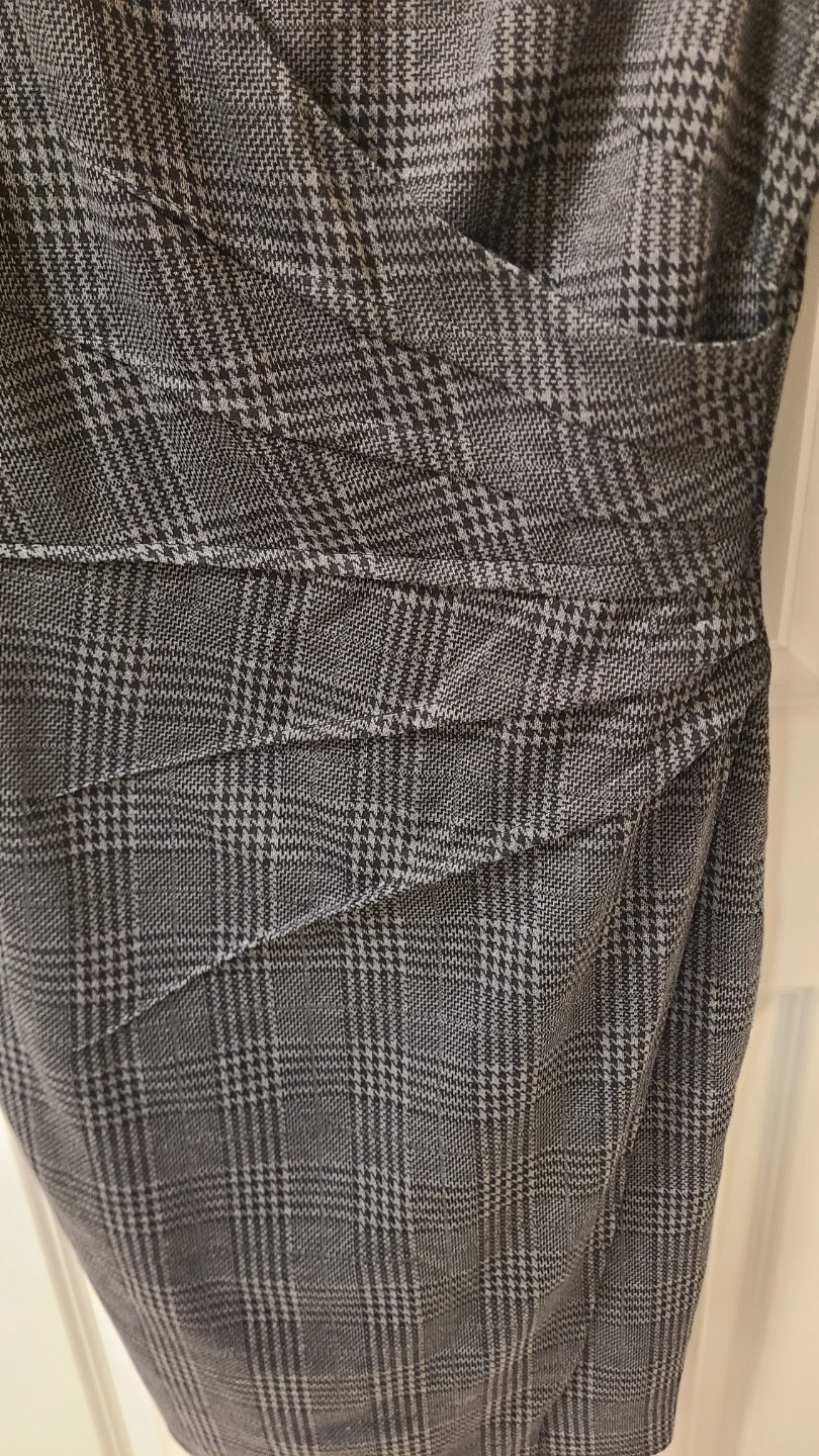 Calvin Klein Dress Size 8 - photo 4