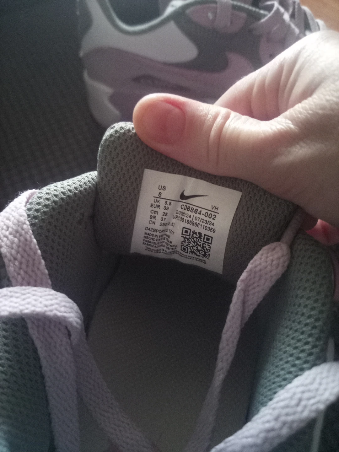 Nike Air Max 90 Shoes - Size 8 - photo 3