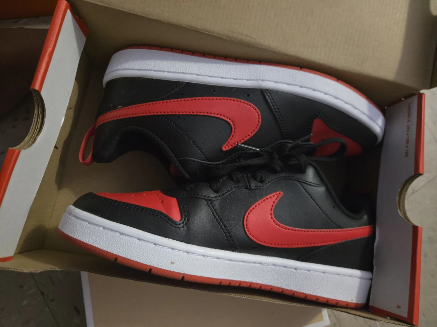 Nikes Black & Red Shoes - photo 3