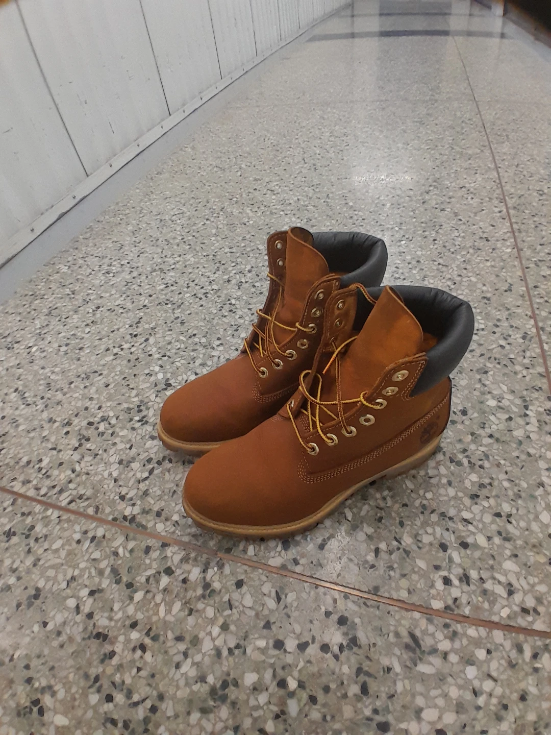 Timberland  6-Inch Premium Waterproof Men's Boots  Size 8 - photo 4