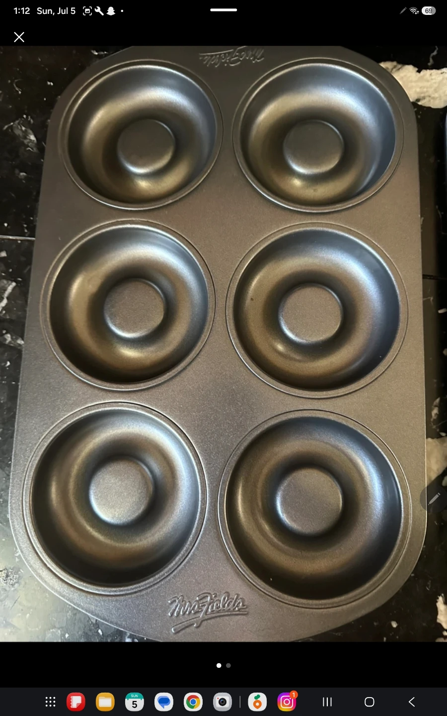 Mrs Fields  6-Cavity Donut Pan