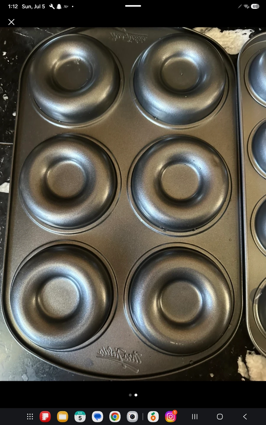 Mrs Fields  6-Cavity Donut Pan - photo 2
