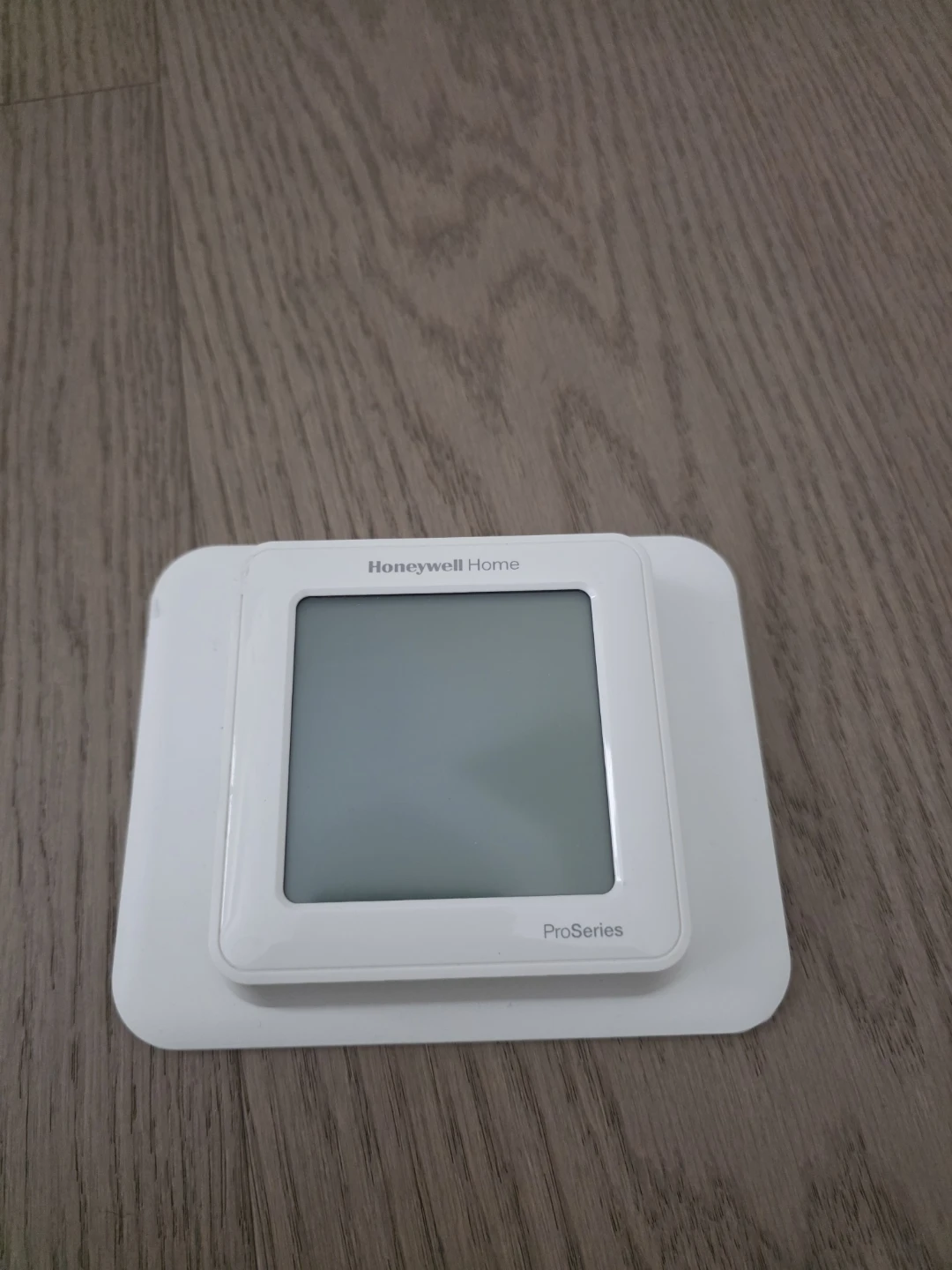 Honeywell T6 Pro Smart Wi-Fi Thermostat + Wire Saver Module - photo 3