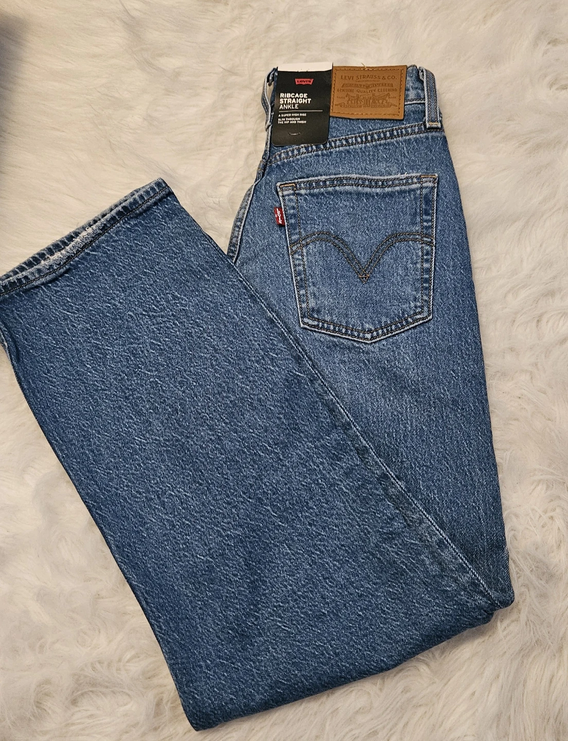 Levi's Premium Ribcage Straight Ankle Jeans