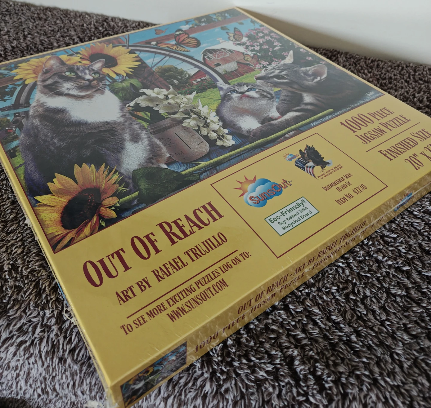 Trujillo 'Out Of Reach' SunsOut Retired 1000 pieces (Mary Maxim) - photo 2