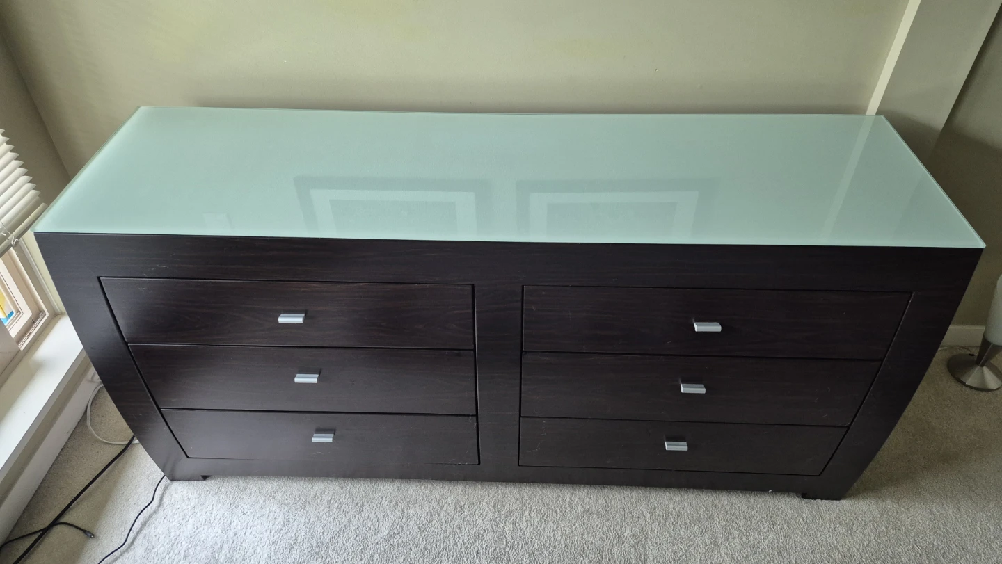 Dark Wood Bedroom Set - Dresser and two Nightstands - photo 3