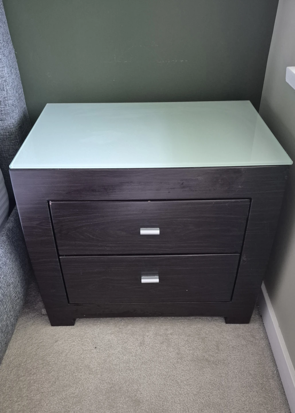 Dark Wood Bedroom Set - Dresser and two Nightstands - photo 5