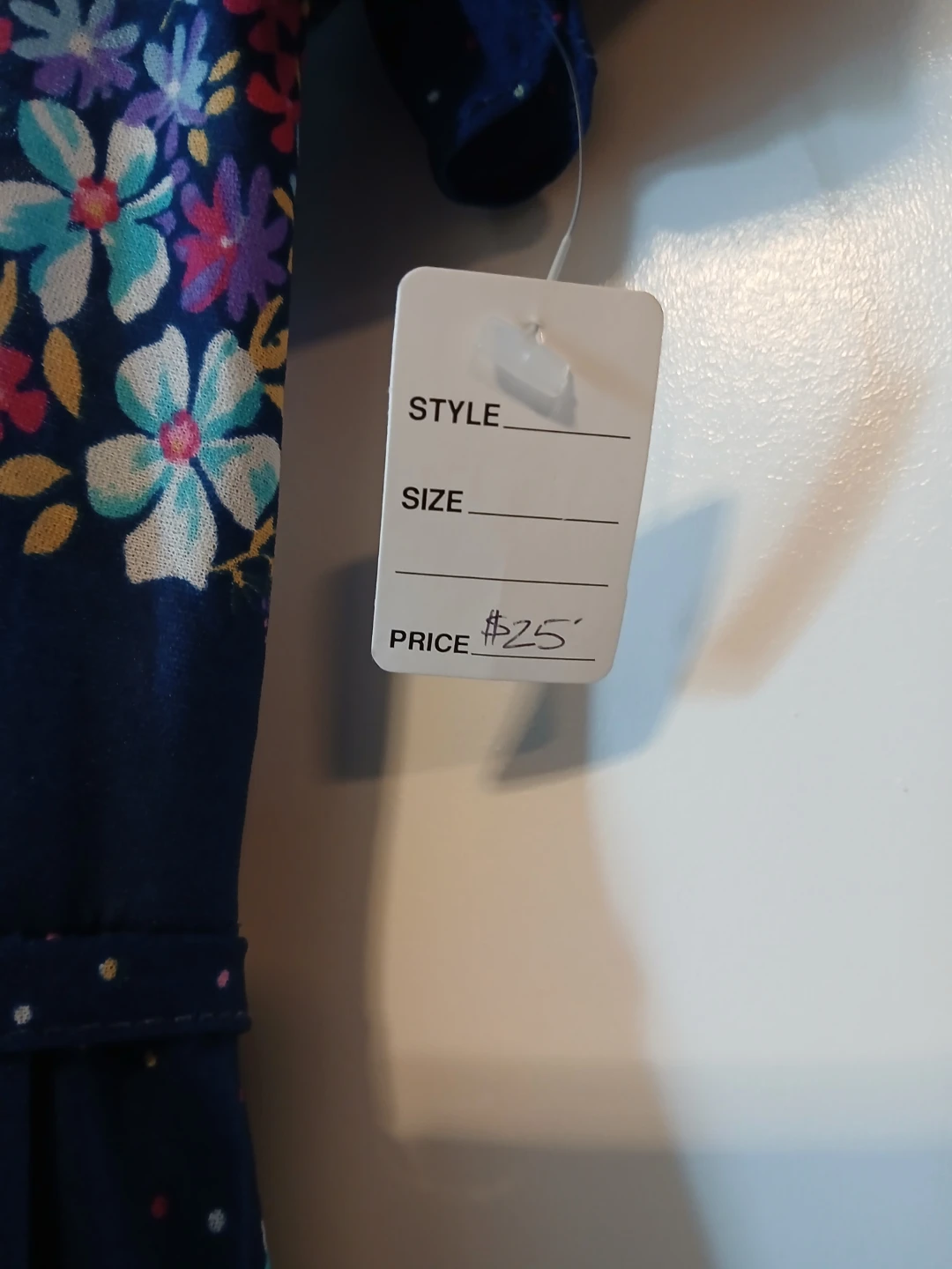 New. Navy Floral Dress with tie back strap. Medium. Location ⬇️ - photo 3