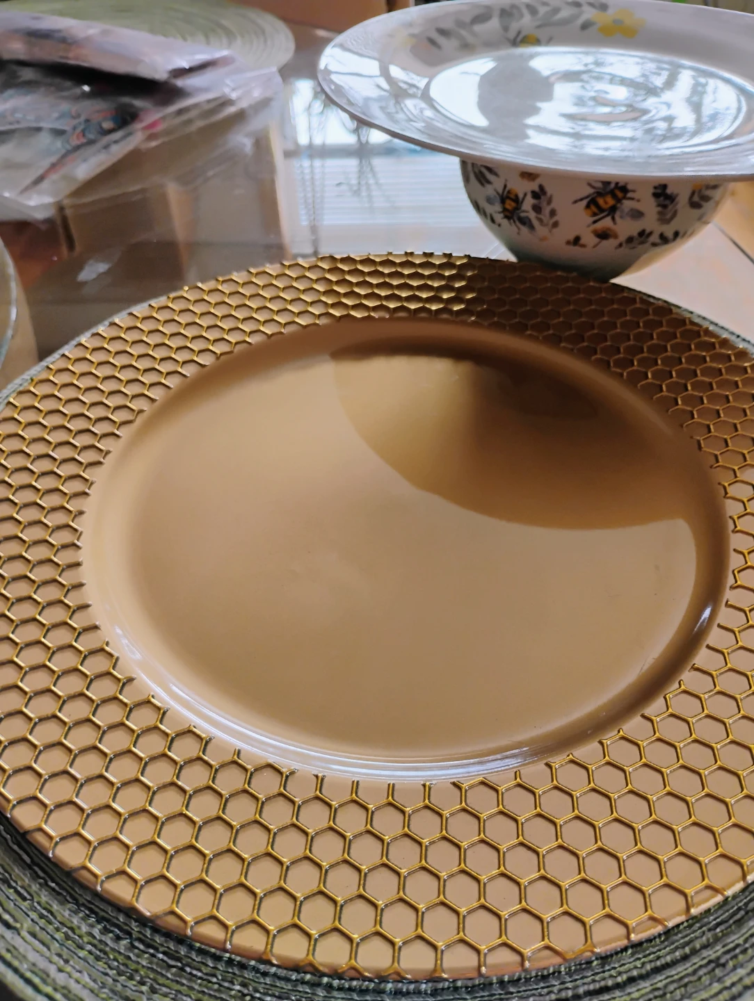 Bee and Floral Dinner Plate with Gold Charger - photo 4