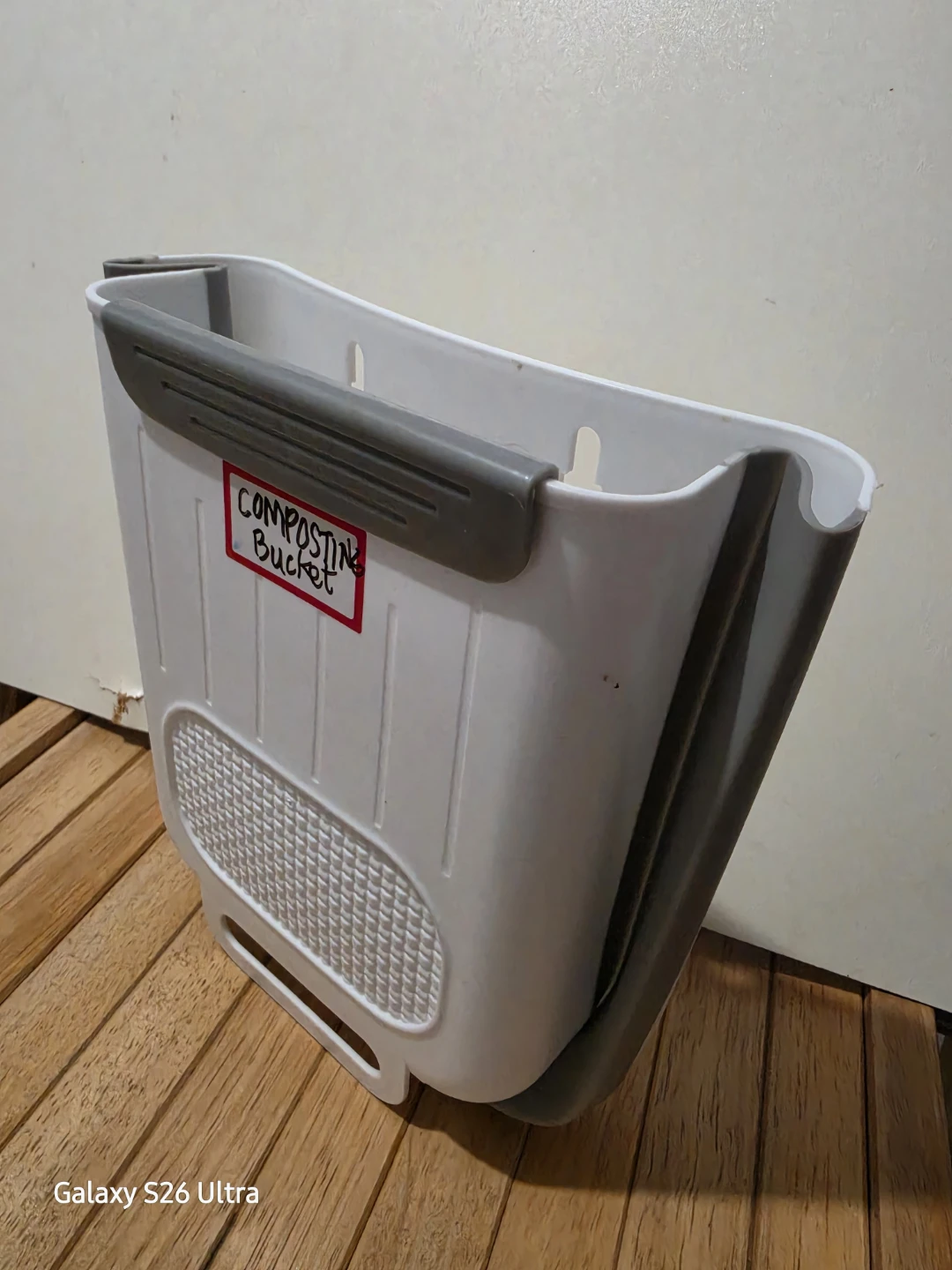 New Collapsible Hanging Composting Bucket For Kitchen - photo 2