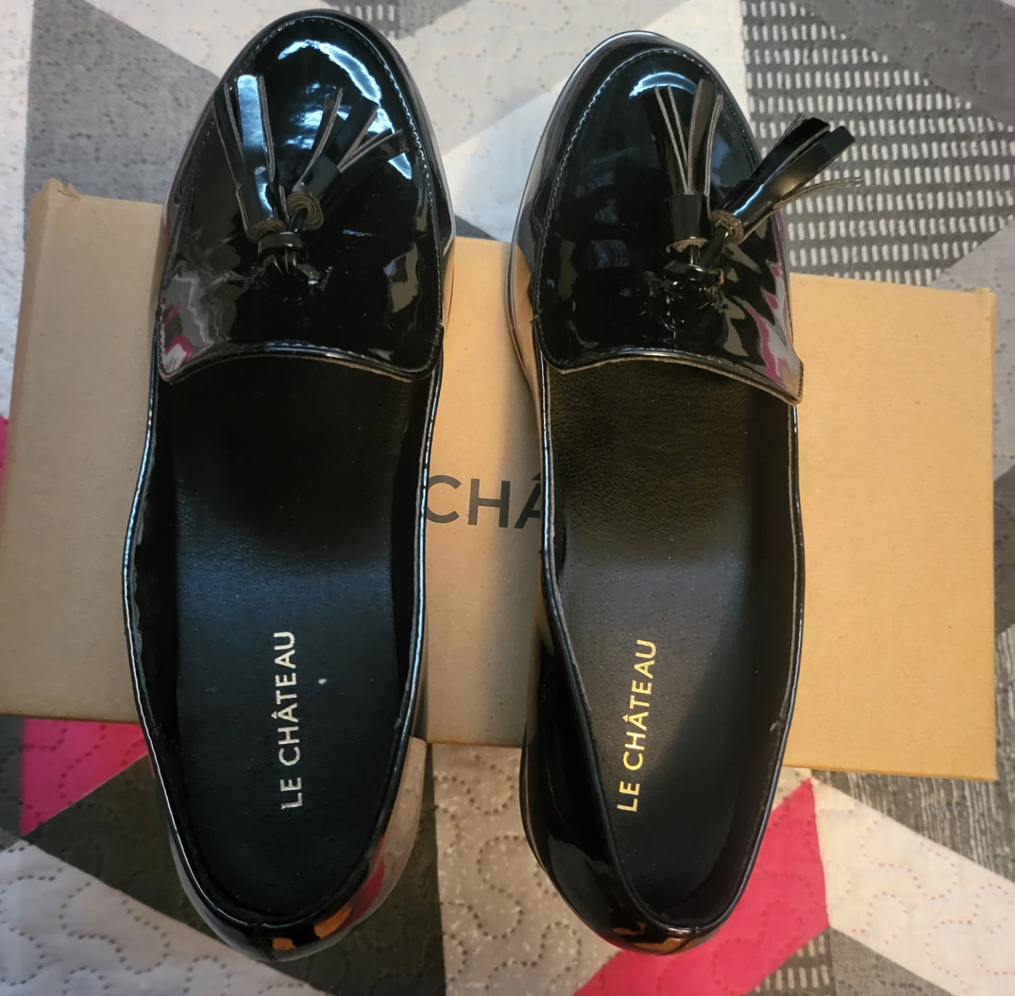 LE CHÂTEAU Black Patent Tassel Loafers