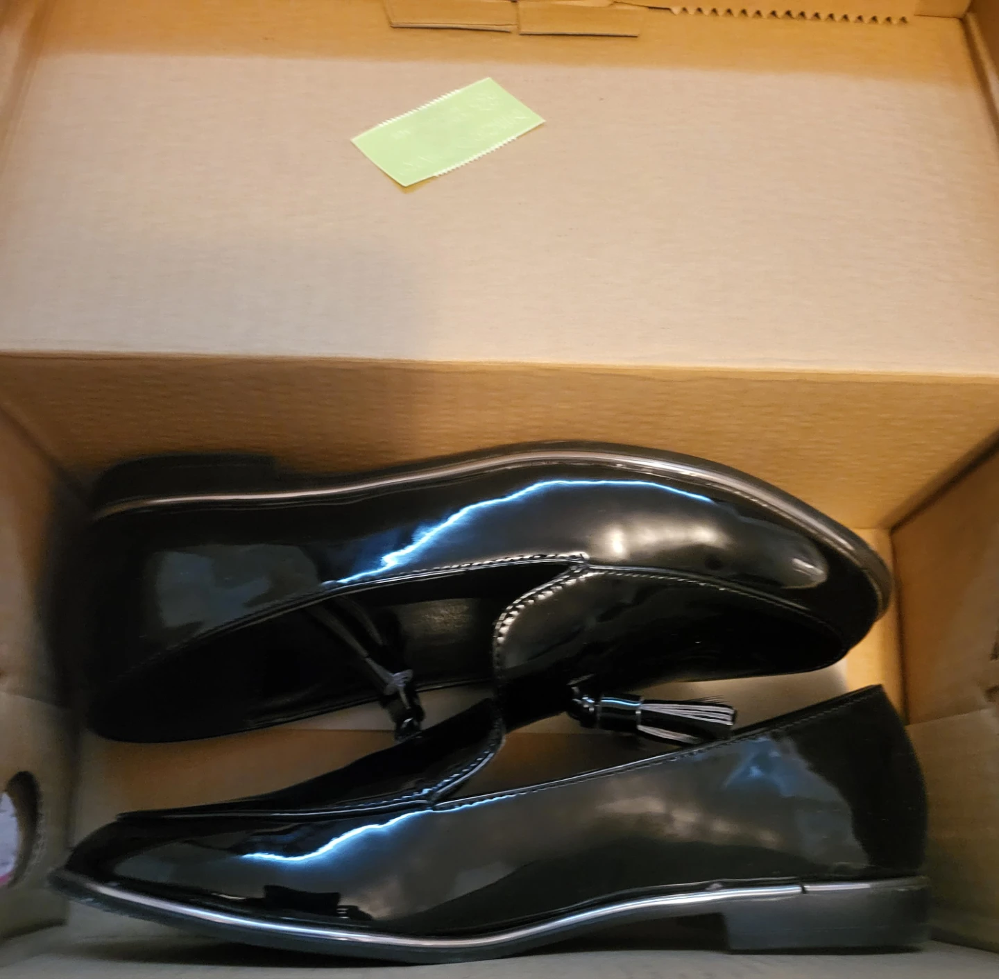 LE CHÂTEAU Black Patent Tassel Loafers - photo 3