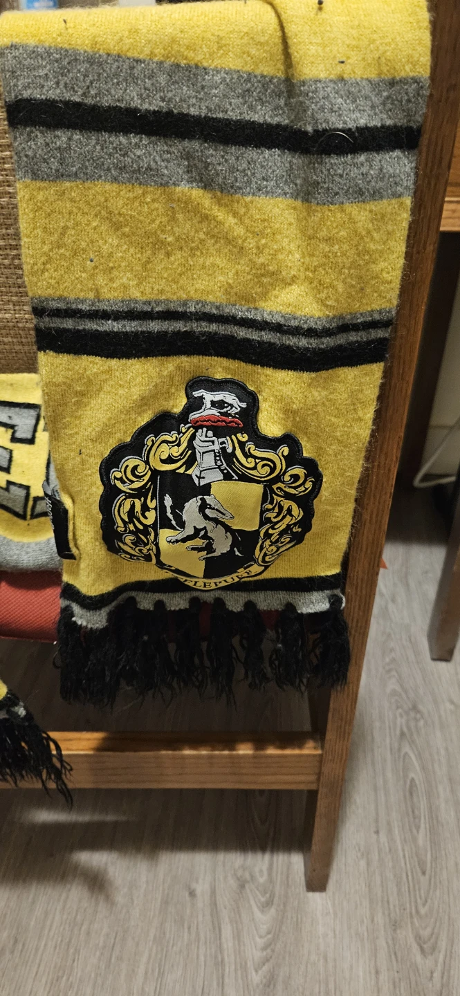 Official Harry Potter Hufflepuff Scarf - photo 3