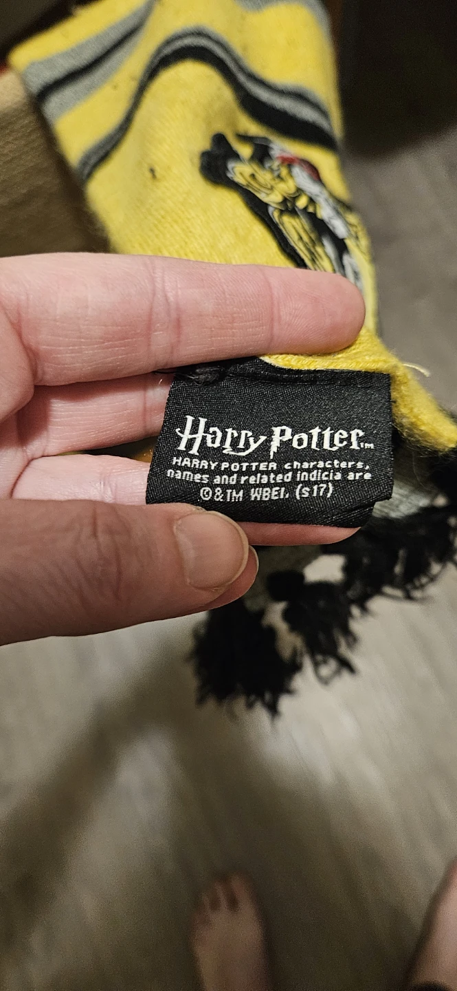 Official Harry Potter Hufflepuff Scarf - photo 4