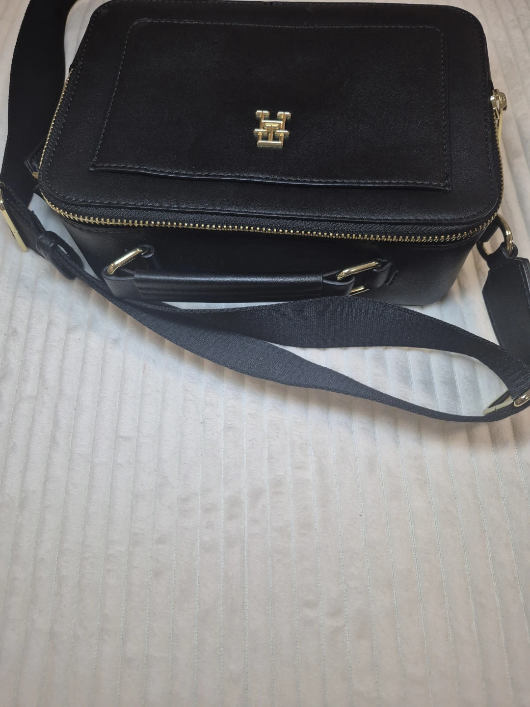 Tommy Hilfiger Black Crossbody Bag - photo 5