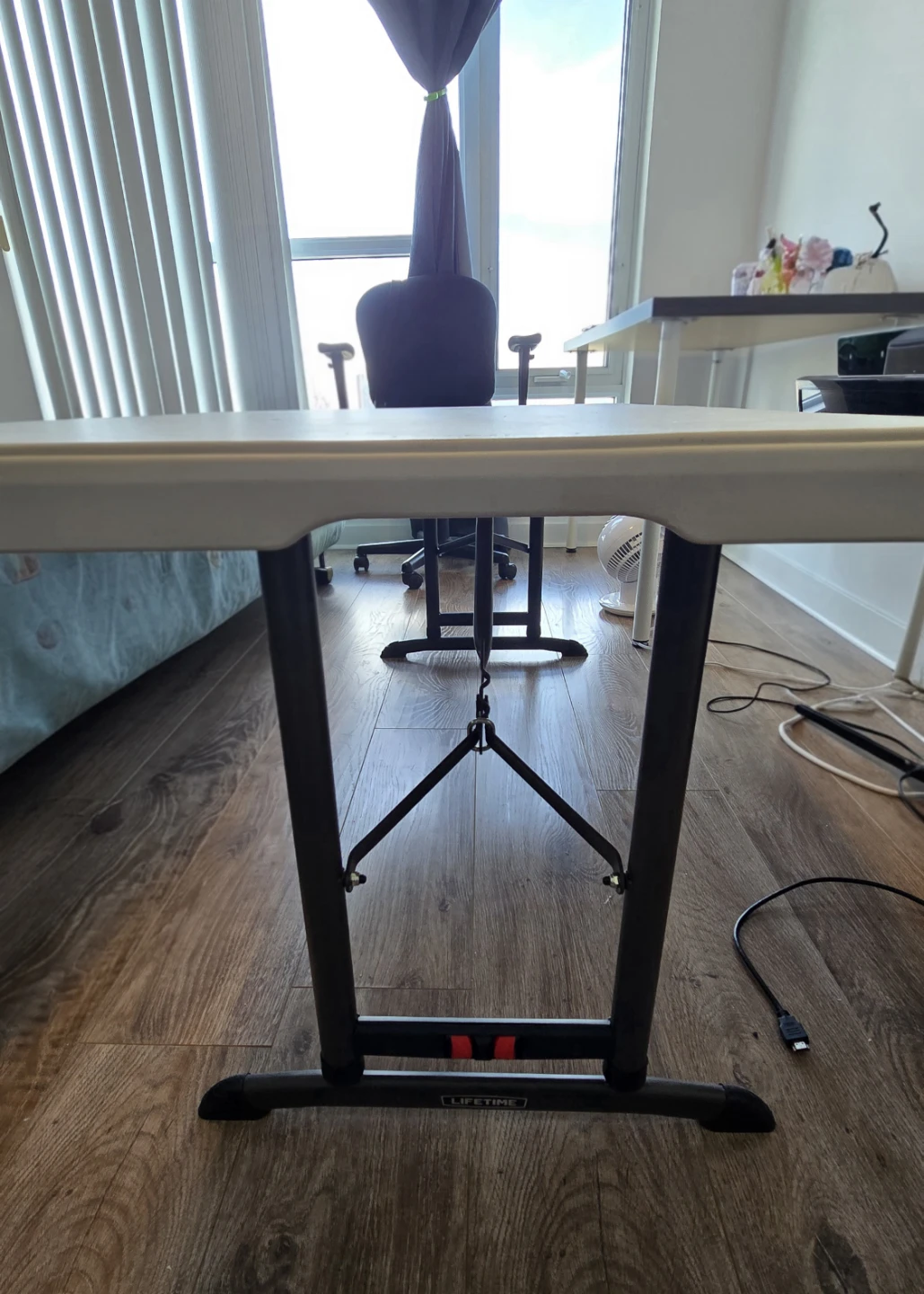 Costco Lifetime Folding Table (3-stage adjustable height) - photo 2