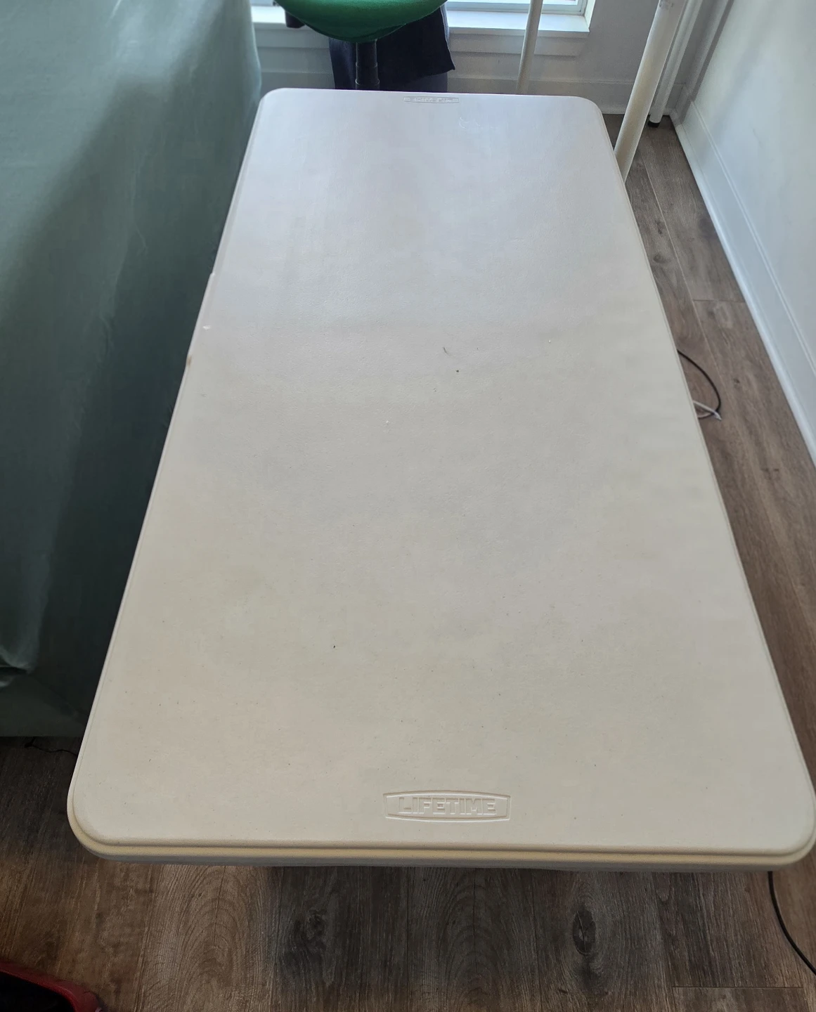 Costco Lifetime Folding Table (3-stage adjustable height) - photo 3