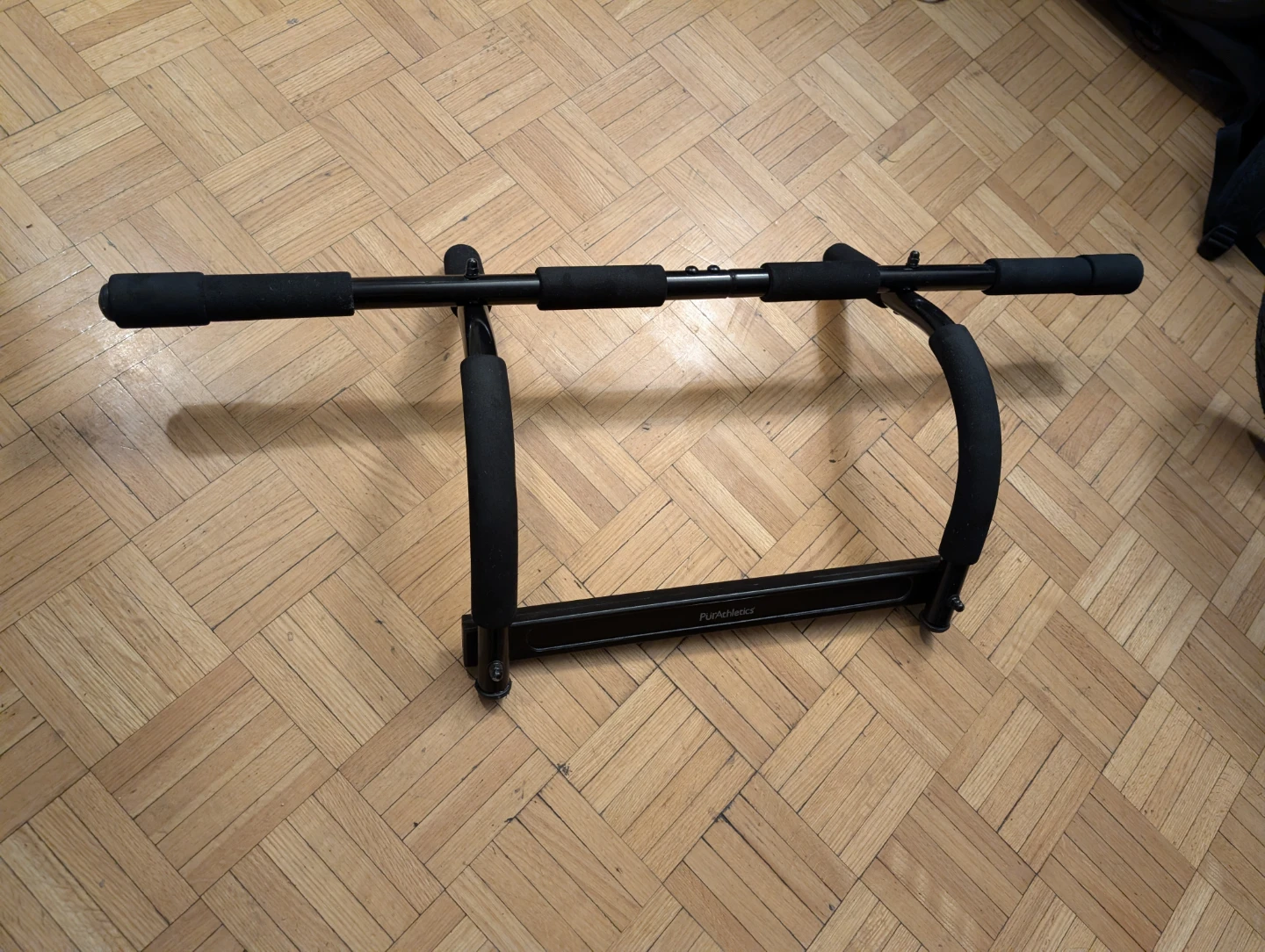 PürAthletics Pull-Up Bar