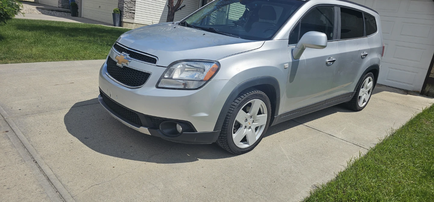 Silver Chevrolet Orlando