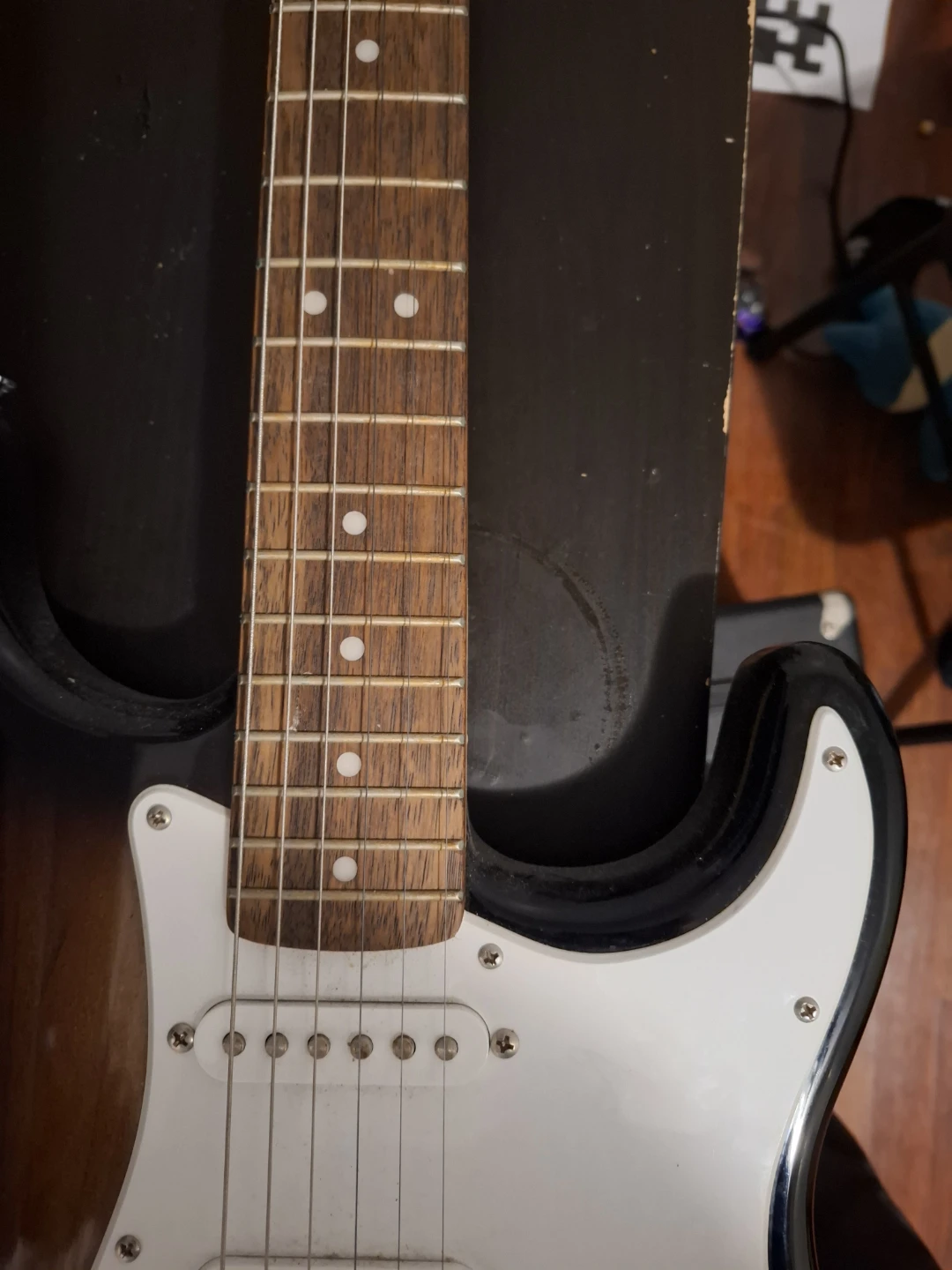 Squier Electric Guitar - photo 3