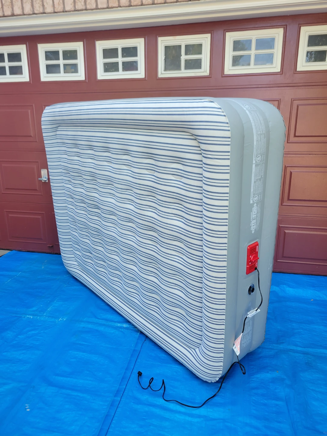 Coleman Queen Air Mattress with built-in air pump - photo 3