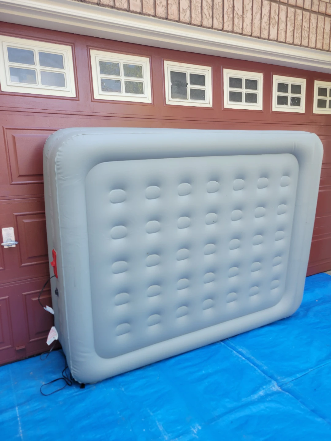 Coleman Queen Air Mattress with built-in air pump - photo 4