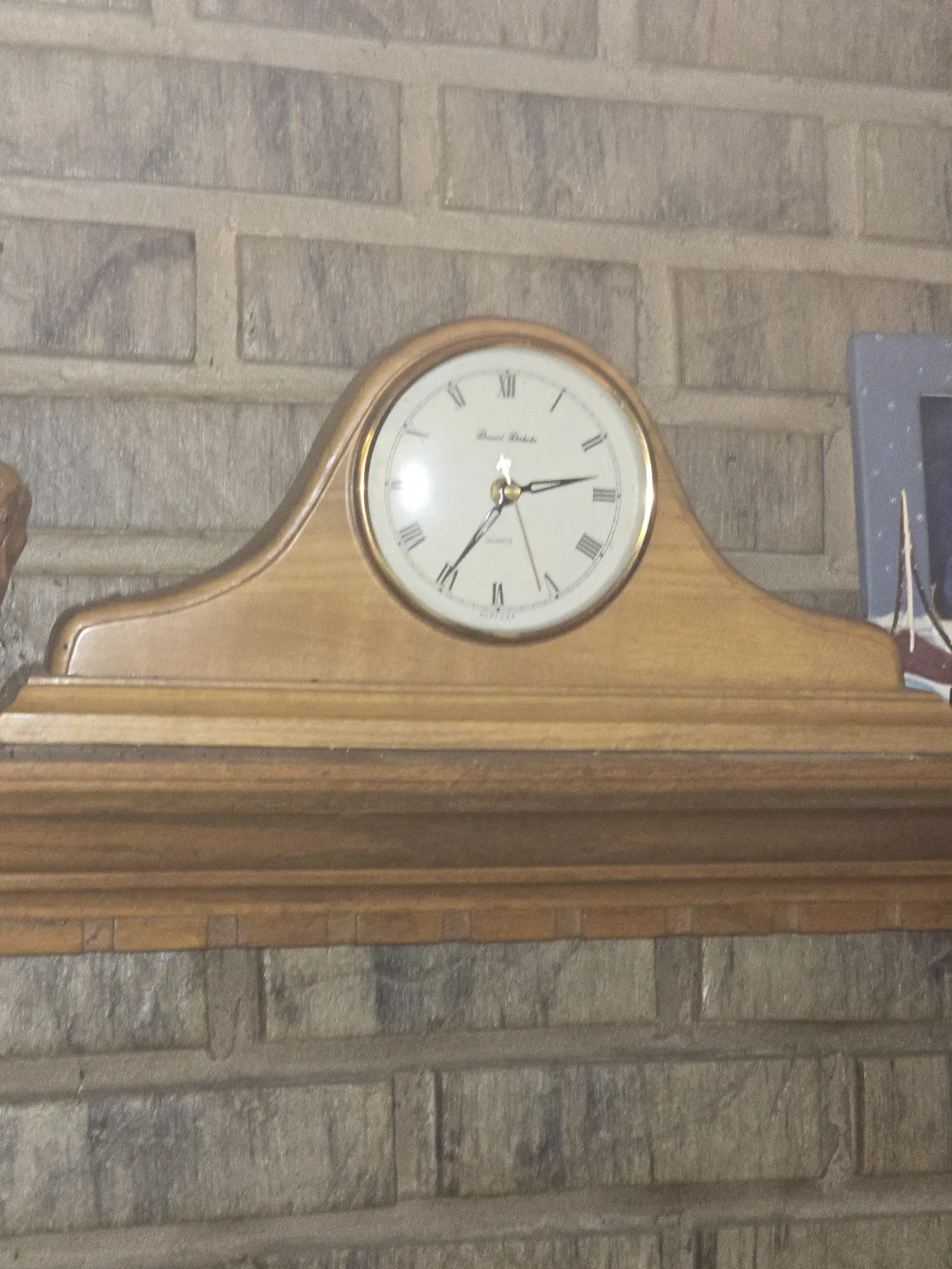 Daniel Dakotas Quartz Mantel Clock