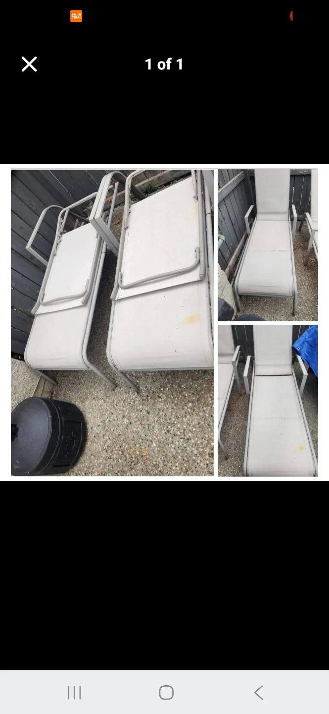 White Metal Outdoor Lounge Chairs