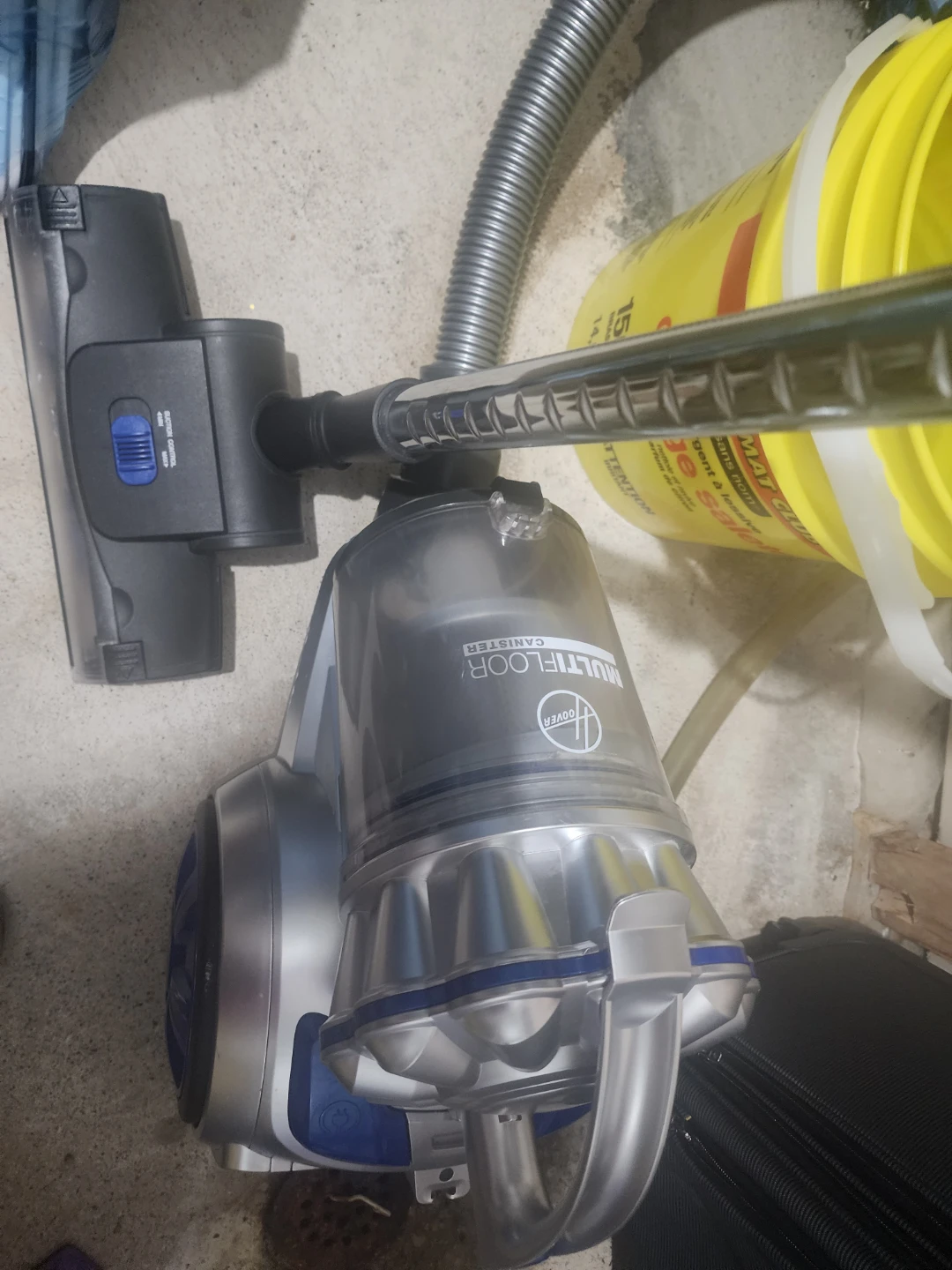 Vacuum - photo 3