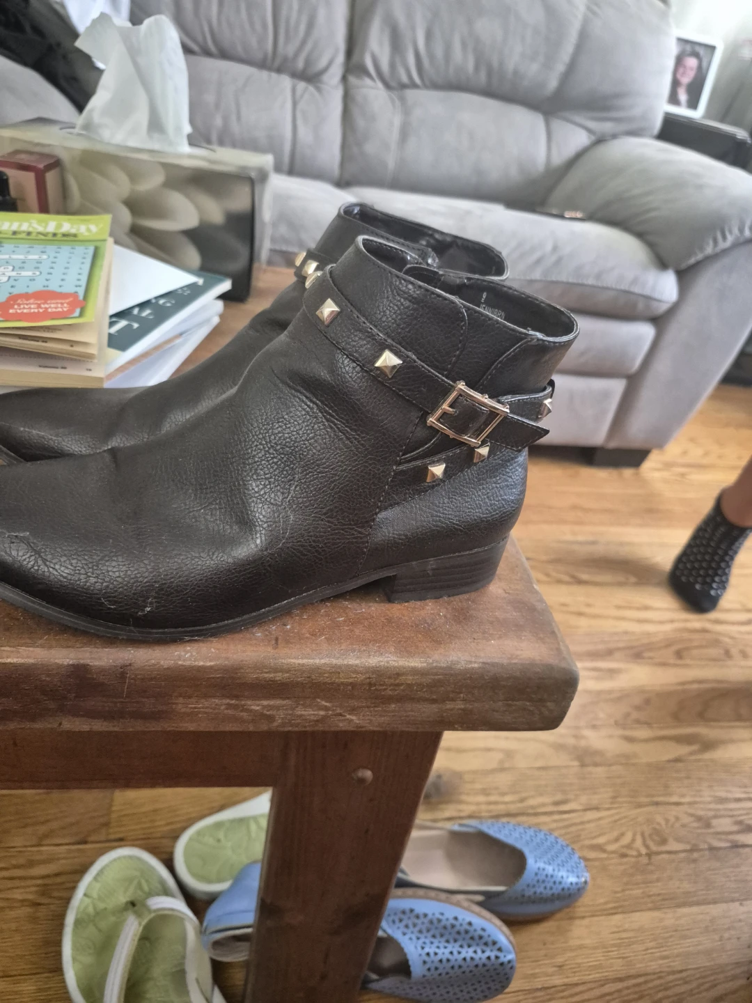Black Studded Ankle Boots...size 9 - photo 2