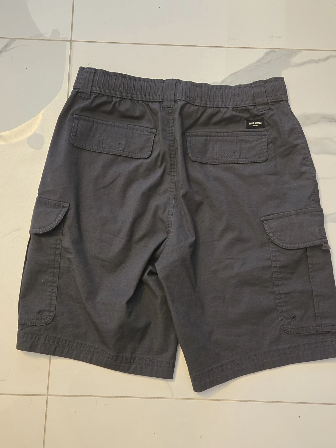 Roots Cargo Shorts, like new - photo 2