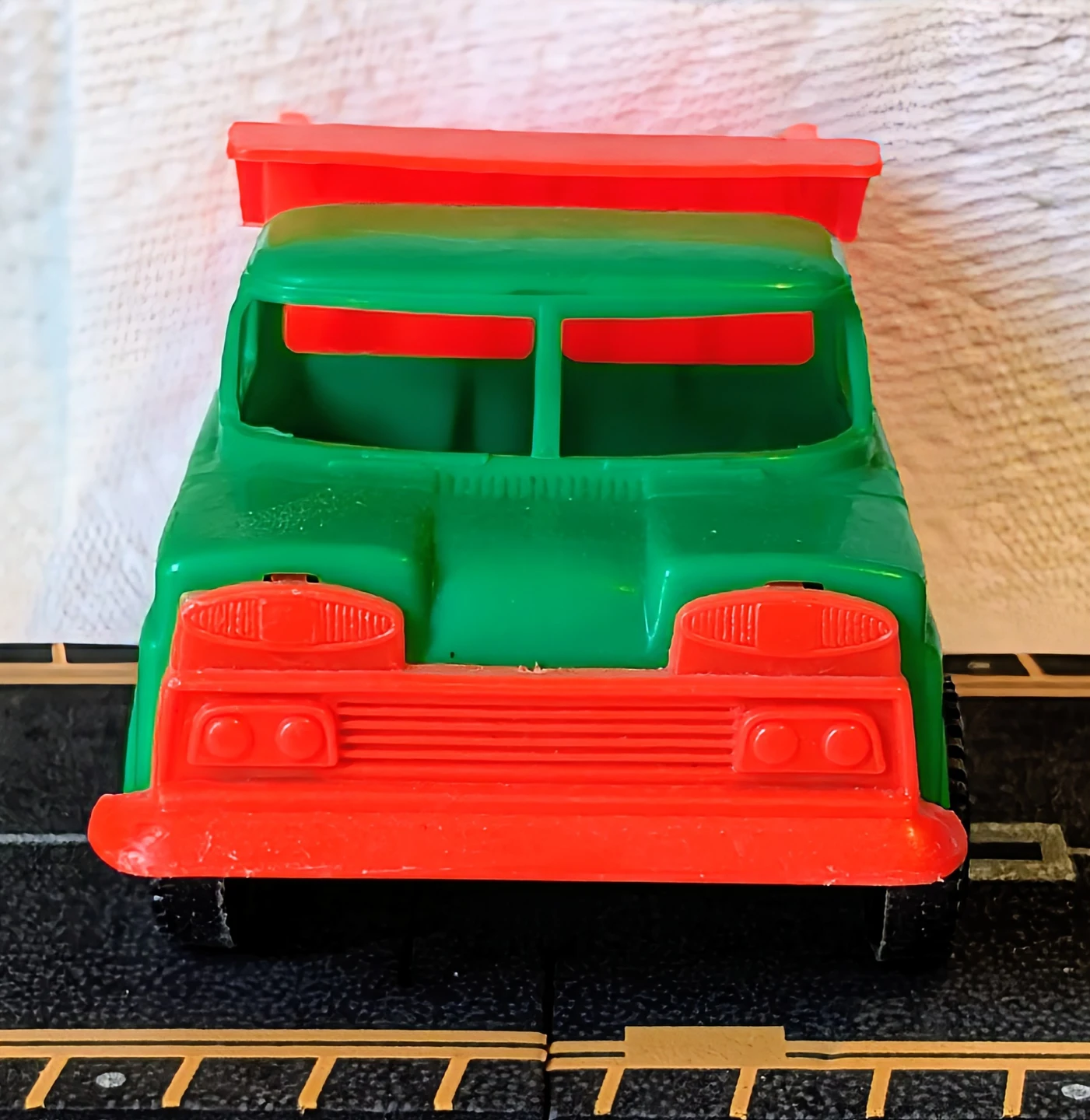 Vintage Plastic Dump Truck Toy - Made in Canada - photo 3