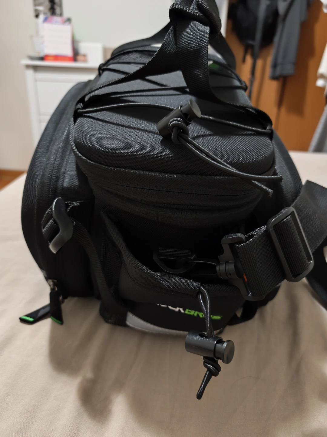 RockBros 3-in-1 Expandable Bike Bag Price: $50 CAD - photo 2