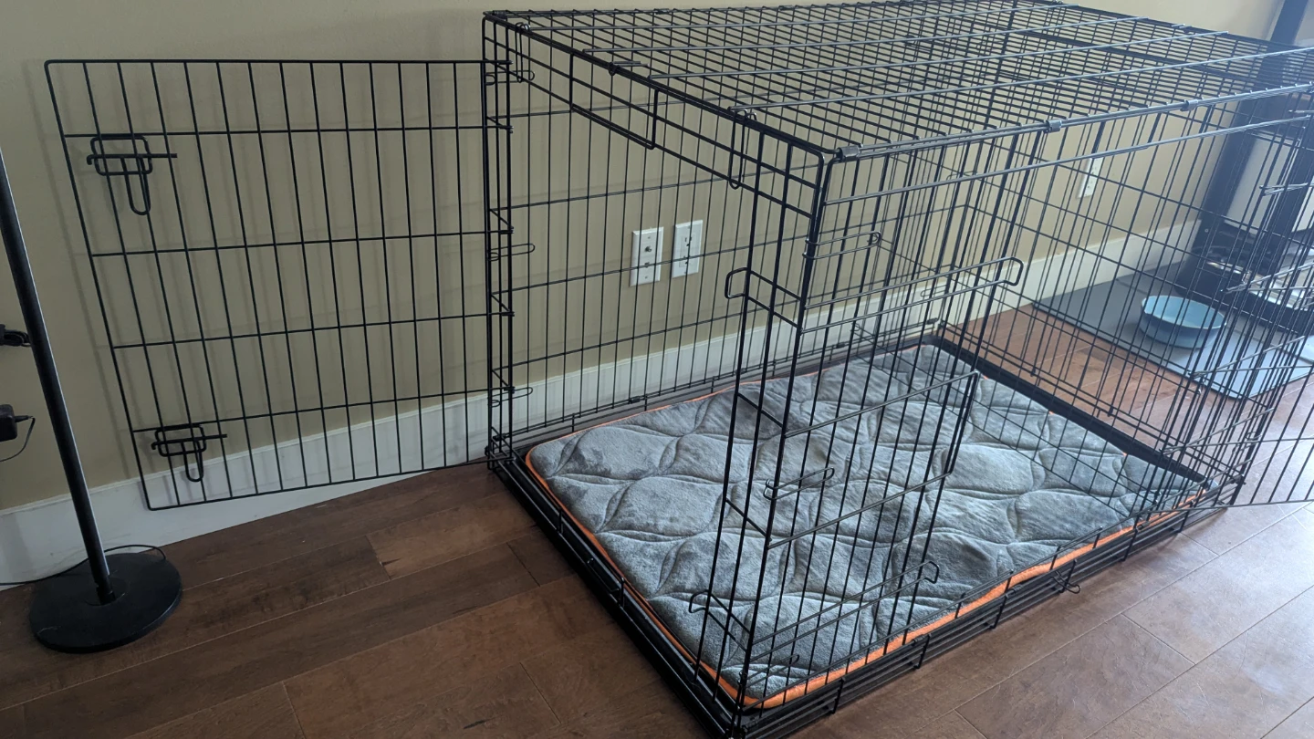 Wire Dog Crate/Kennel with 2 Doors, Cover, Mat & Divider - photo 5