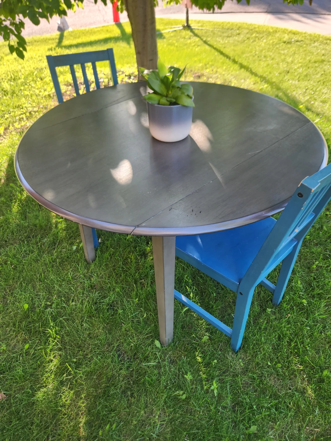 Round wood Table and Blue Chairs Set